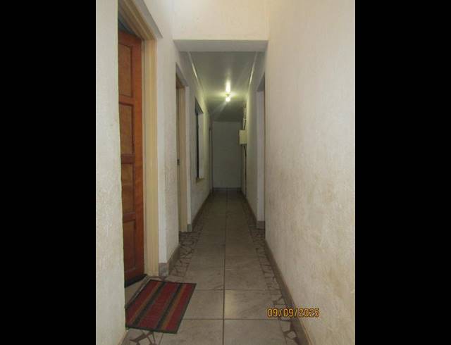 6 BEDROOM HOUSE FOR SALE IN VOSLOORUS EXT